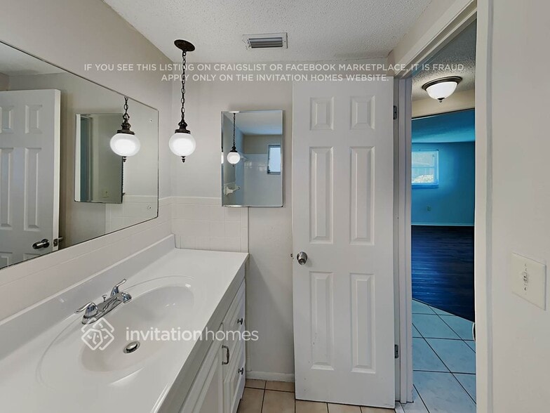 Building Photo - 4005 Prado Dr