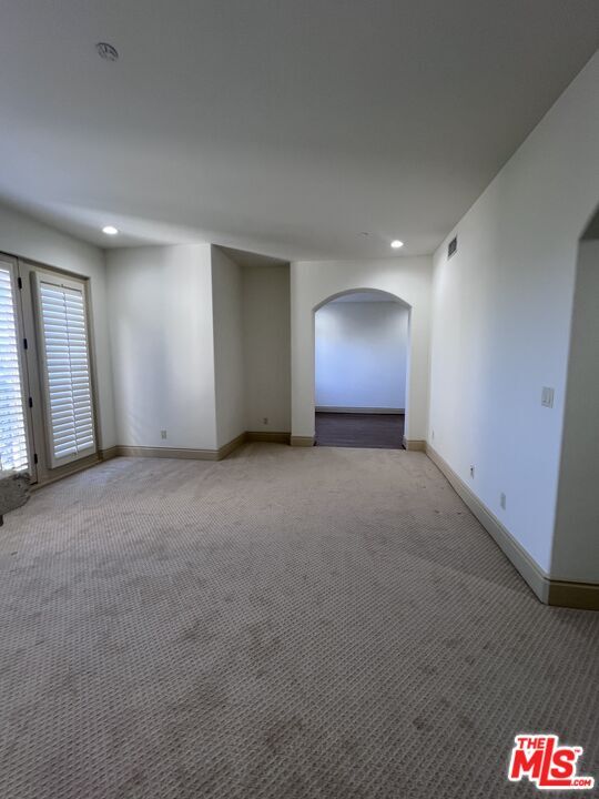 Building Photo - 137 S Spalding Dr