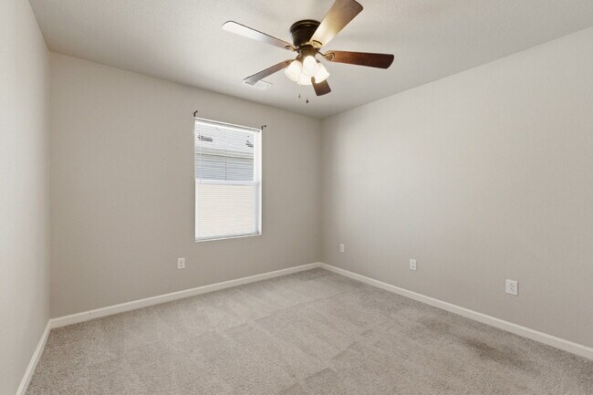 Building Photo - Beautiful Corner Lot, 3 Bedroom, 2.5 Bath with privacy fences and huge backyard!