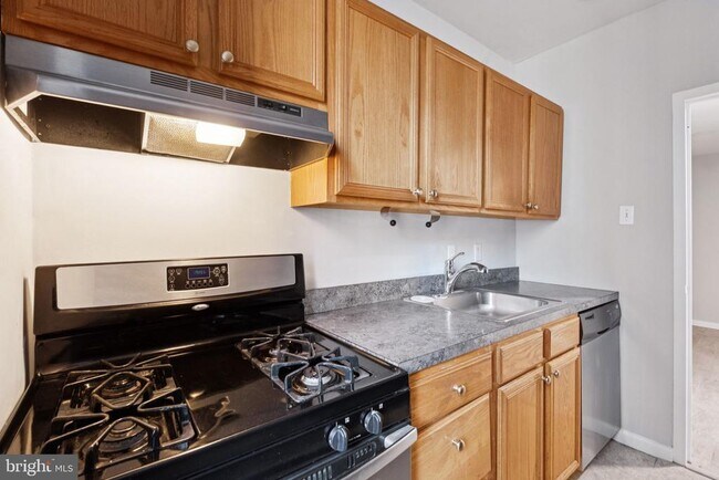 Building Photo - 135 S 19th St