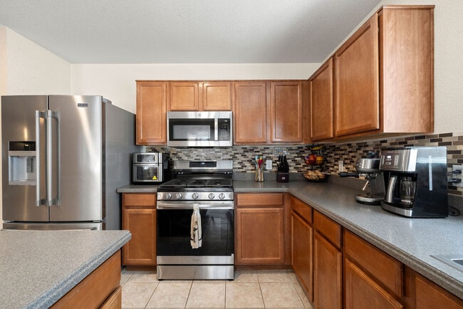 Building Photo - 5840 E Tercel Dr
