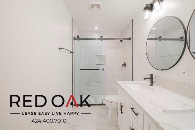 Building Photo - 856 W 47th St