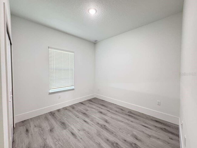 Building Photo - 7130 N Glenridge Cir