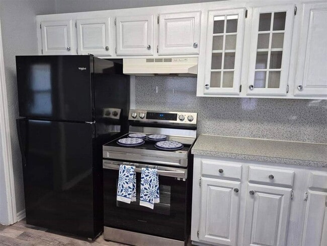 Building Photo - 2209 NW Smith Ave