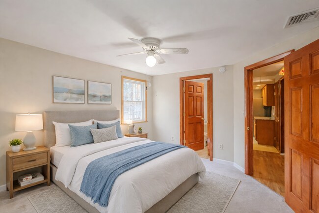 Building Photo - Refined Ranch Living in a Private Natural Setting