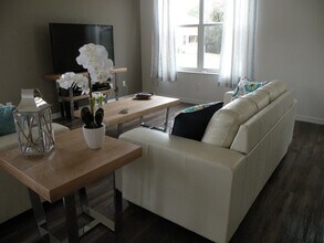 Building Photo - 10220 W Waterlander Lp