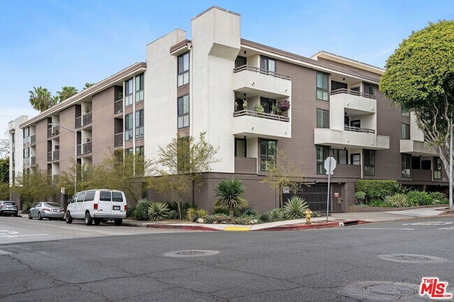 Building Photo - 911 Kings Rd