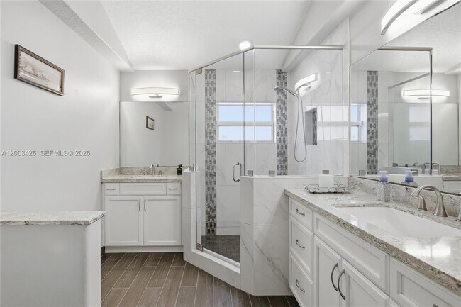 Building Photo - 1190 Balboa Ct