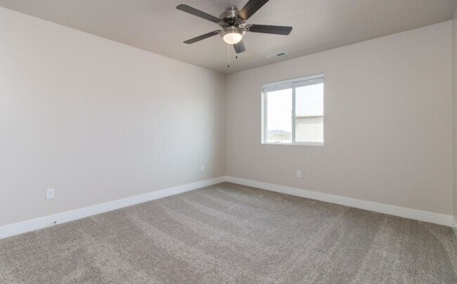 Building Photo - Beautiful 3 Bedroom House for Rent!