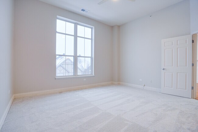 Building Photo - 1781 Tudor Ln