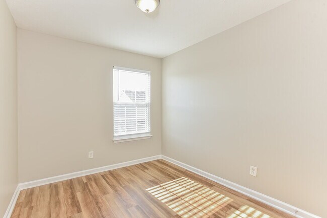 Building Photo - 8025 Logan Dr