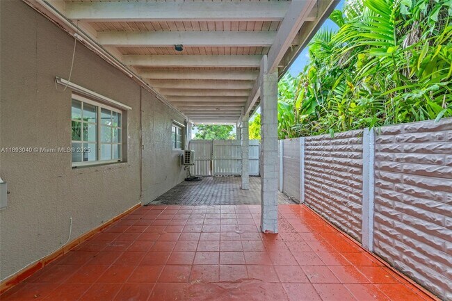 Building Photo - 1145 SW 74th Ct