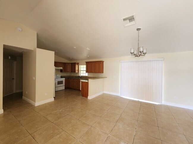 Building Photo - 3702 5th St SW