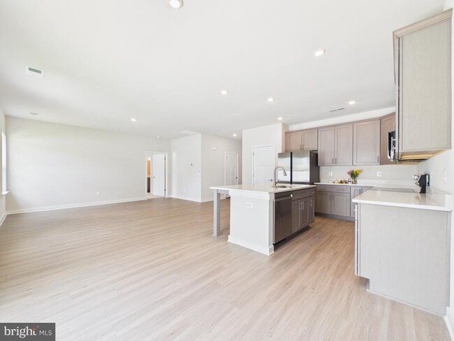 Building Photo - 362 Baker Dr