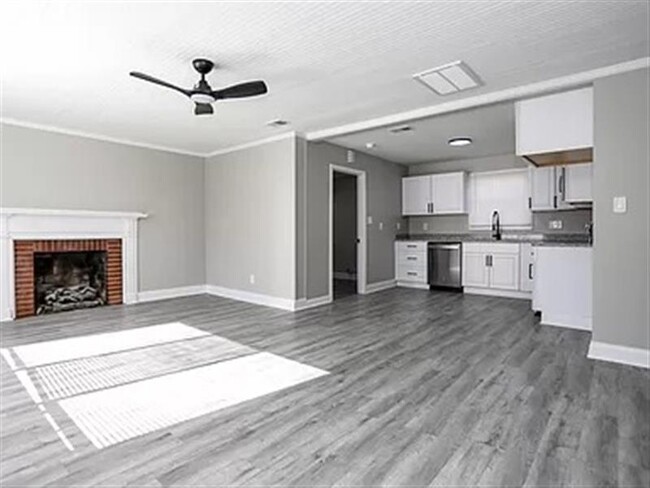 Building Photo - pet-friendly!