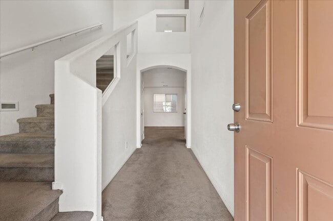 Building Photo - Open Floor Plan 3 Bd, 2.5 Bths, 2-Car Garage with Balcony