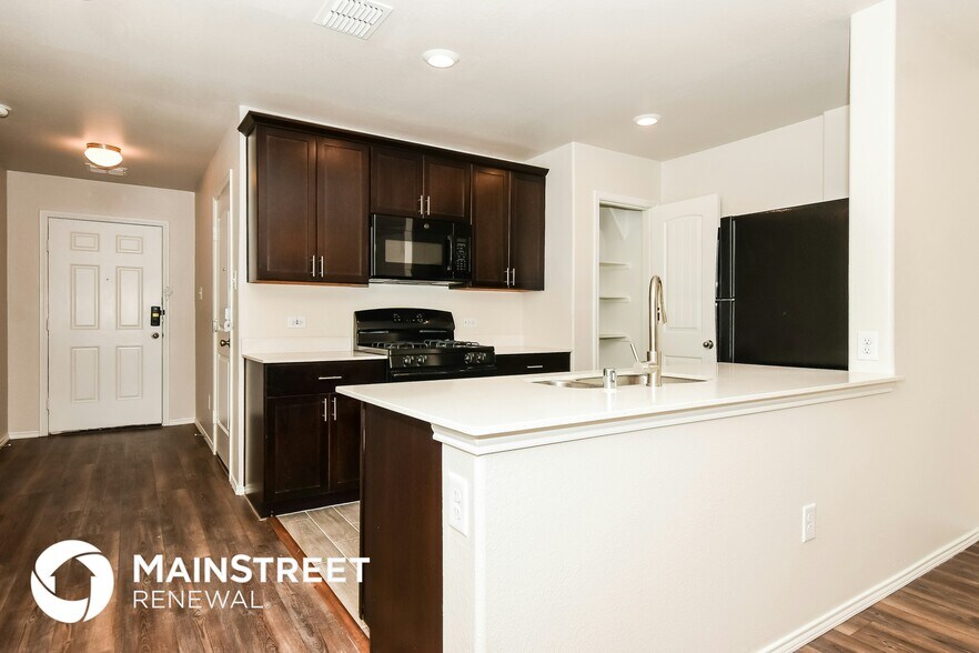 Building Photo - 5649 Hepburn St