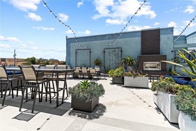 Building Photo - 13337 Beach Ave