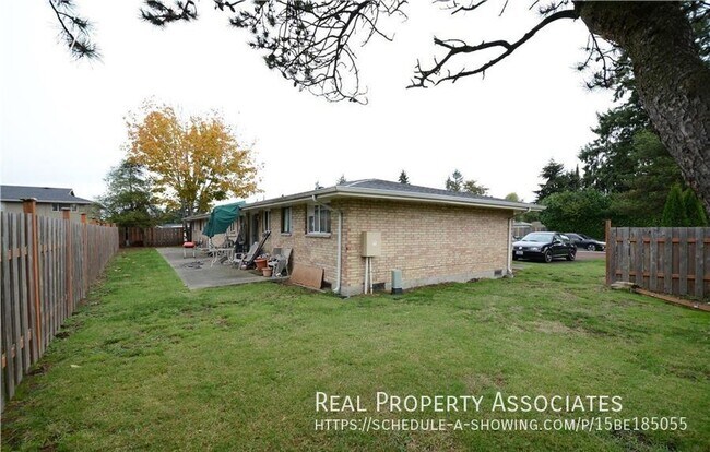 Building Photo - 2217 F St SE