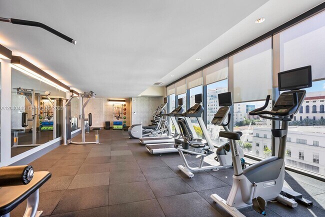 Building Photo - 275 Giralda Ave