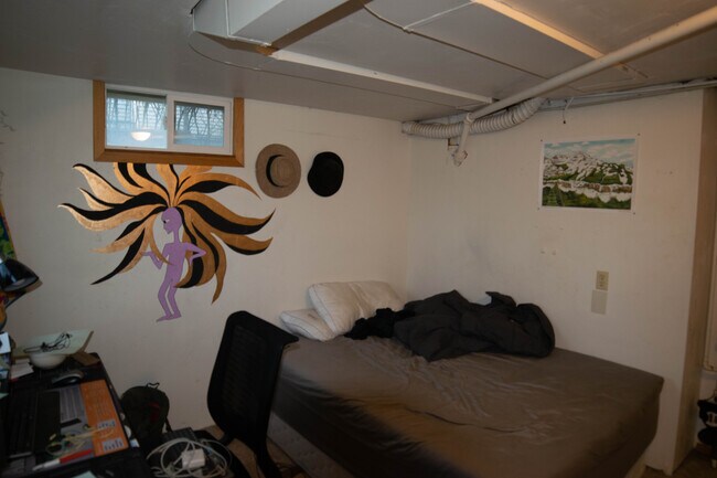 Building Photo - 414 S 12th Ave