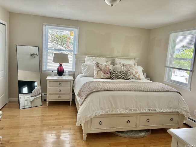 Building Photo - 328 Fern Pl