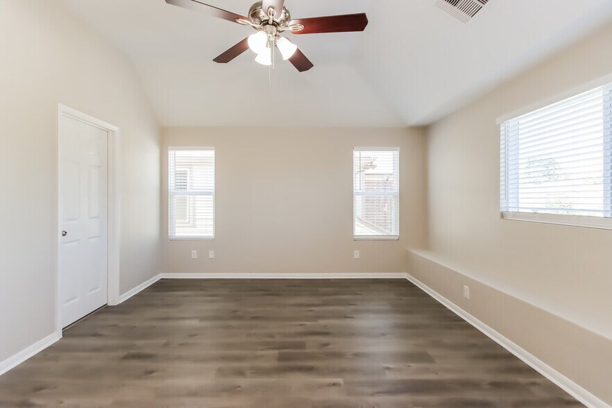 Building Photo - 9958 Chimney Swift Ln
