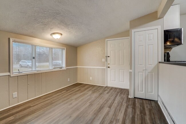 Building Photo - Charming 2BR/2BA Single Family Home!