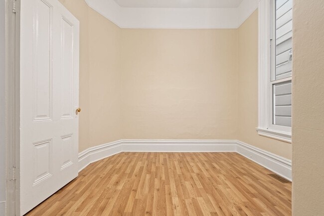 Building Photo - 2 Bed, 1 Bath Noe Valley Flat w Office + G...
