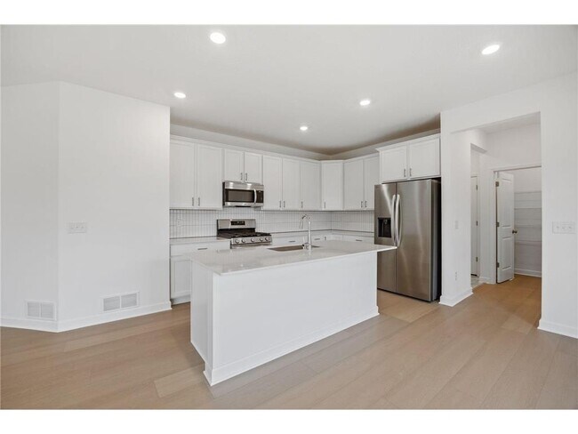 Building Photo - 18348 Gladhurst Ln