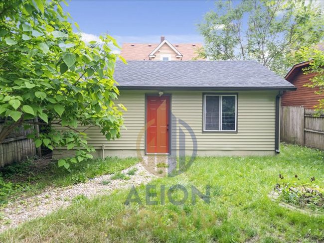 Building Photo - 989 Woodruff Pl E Dr
