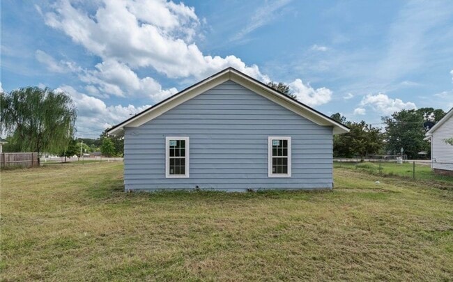 Building Photo - 28110 AR-22