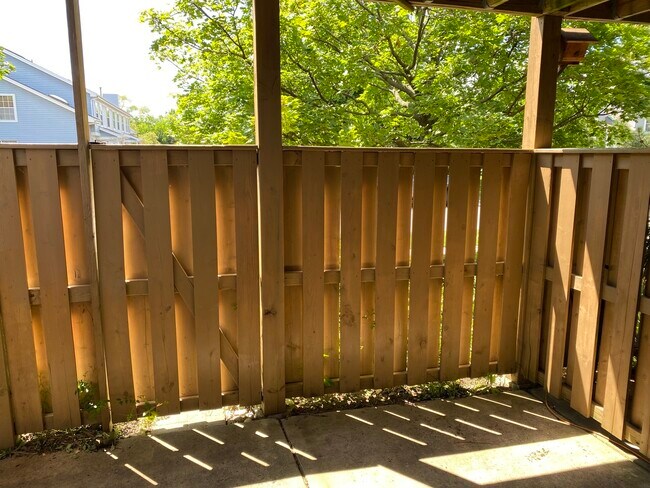 Building Photo - 3S121 Timber Dr