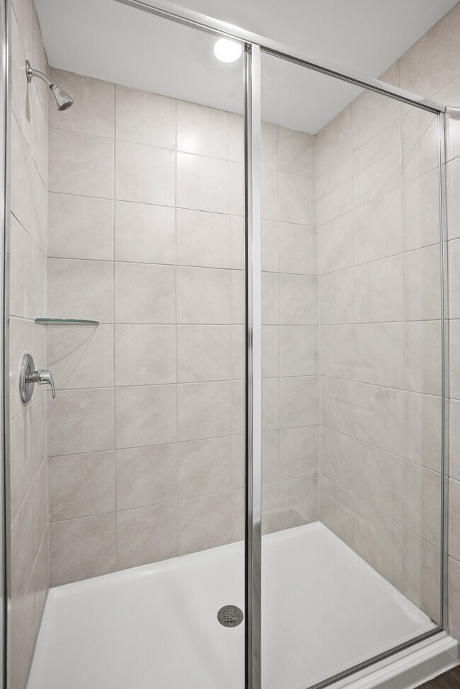 Building Photo - 12004 Oak St