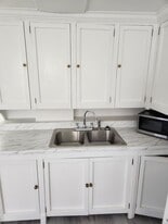 Building Photo - 185 Thames St