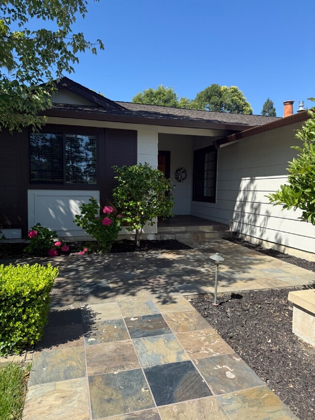 Building Photo - Stunning Fully Remodeled 4-Bedroom 2 Bathroom Home with Designer Kitchen & Spacious Open Layout i...