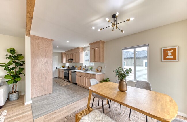 Building Photo - 11114 Ruthelen St