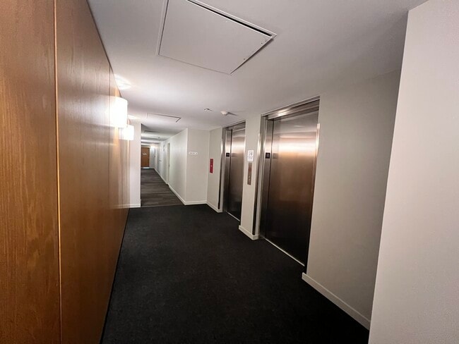 Building Photo - 9655 Woods Dr