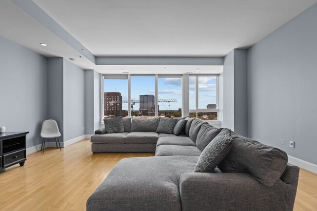 Building Photo - Modern 1-Bedroom with Downtown Raleigh Skyline Views