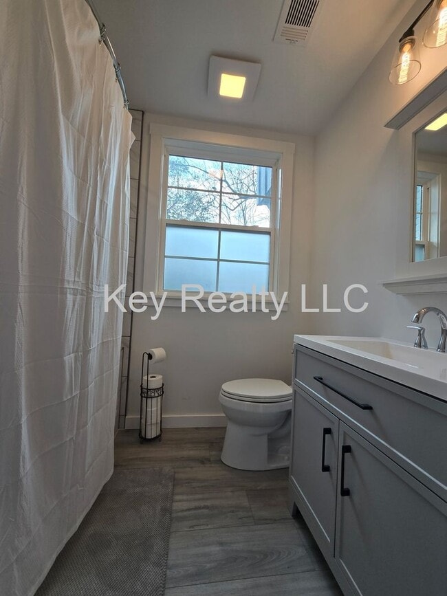 Building Photo - 2608 Horseshoe Dr