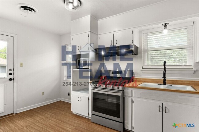 Building Photo - 1107 S 25th St