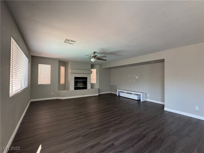 Building Photo - 2425 Island Paradise Ave