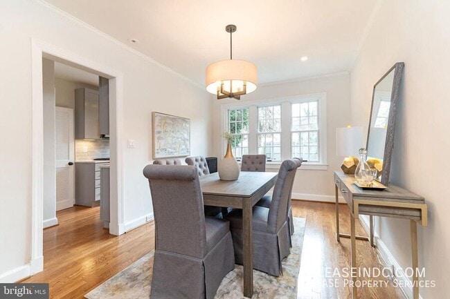 Building Photo - 4434 Reservoir Rd NW