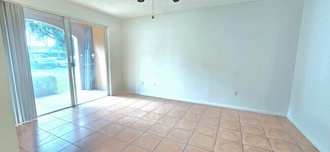 Building Photo - 1000 Scotia Dr