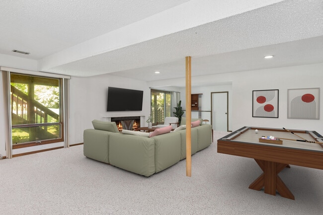 Building Photo - 6610 Pinehurst Ct