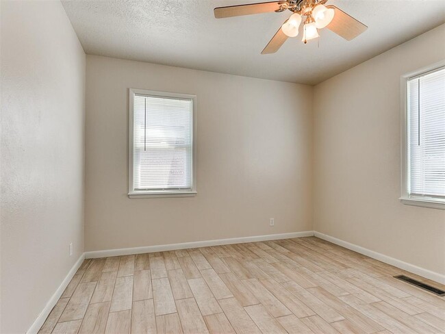 Building Photo - 1507 Avondale Dr