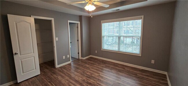 Building Photo - 232 Valley Xing