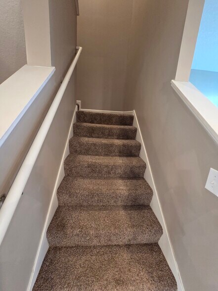 Building Photo - 8783 Granite Ln