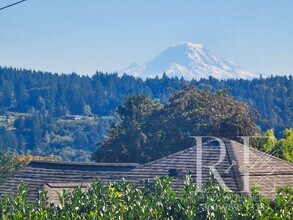 Building Photo - Fantastic Manette; Seattle Peek-a-boo