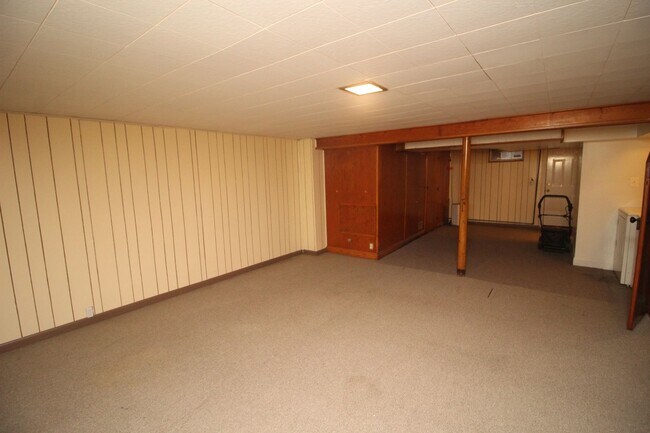 Building Photo - Lovely Towson 3bd/2ba Rowhome w/ CAC & W/D...